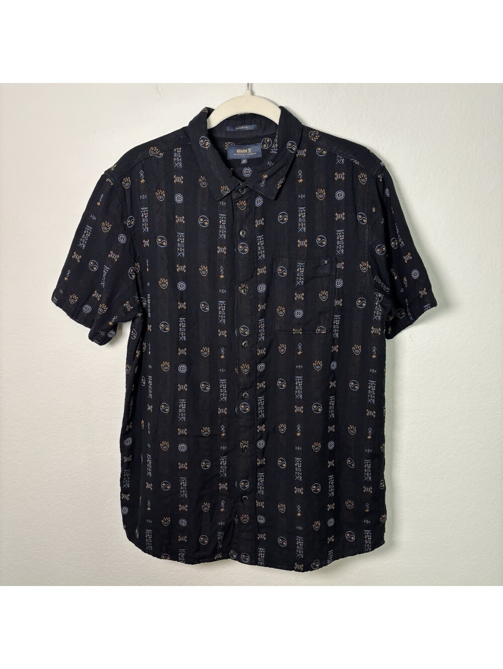 Roark Journey Shirt Men's Medium Button Up Short Sleeve Classic Tribal Pattern